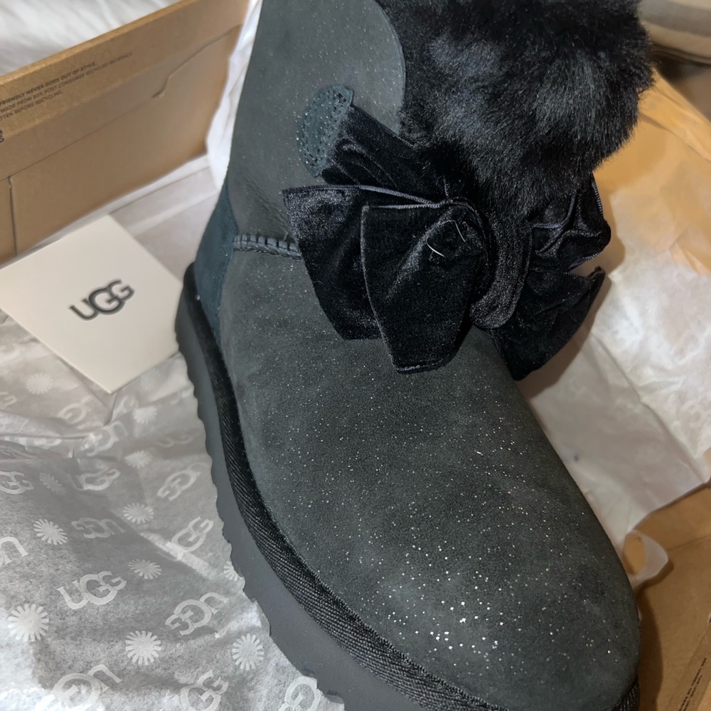 Ugg Gita Twinkle Mini Bow